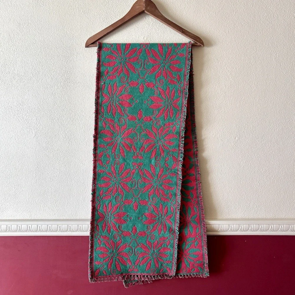 Vintage woven table‎ runner reversible red green Christmas poinsettias